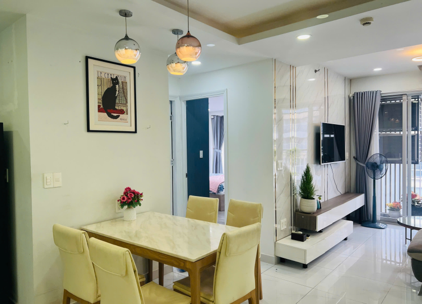 Bán căn góc chung cư Scenic Valley 1, diện tích 77m2, giá 6.8 tỷ, nhà đẹp, view trực diện hồ bơi.